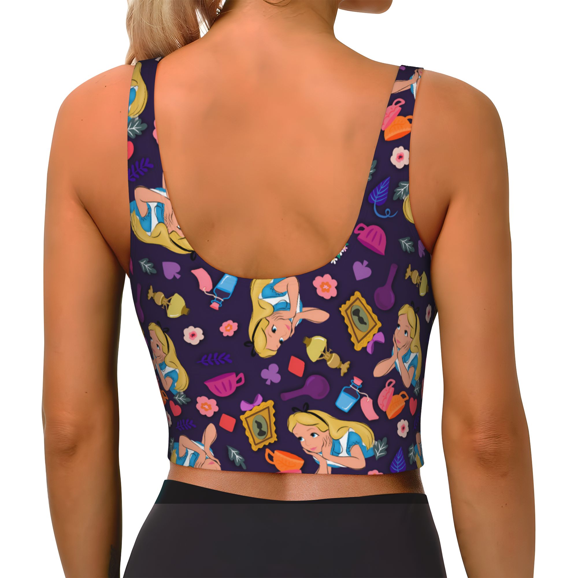 Custom Women Alices Anime Wond - Sports Bra High Impact recension och pris